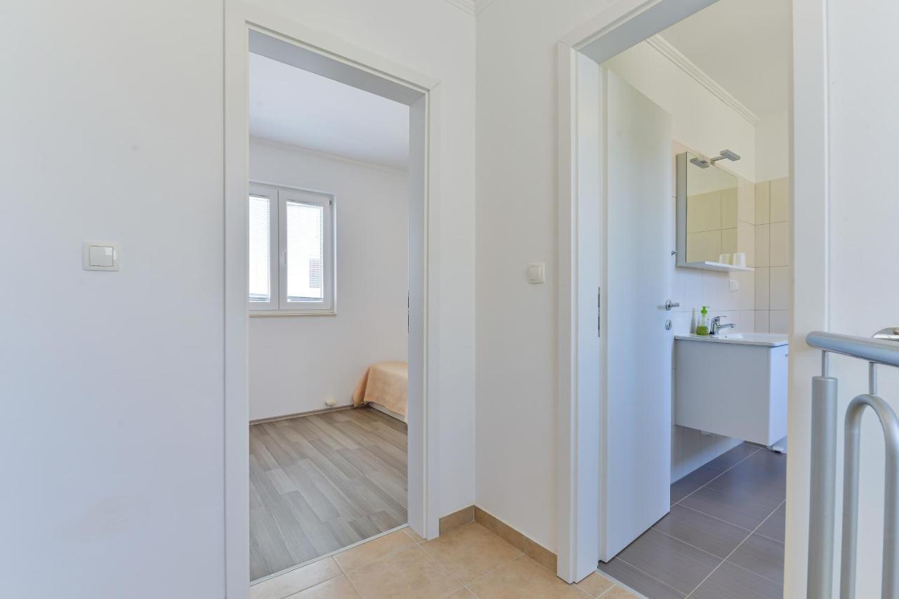 Apartments By The Sea Nin, Zadar - 13172 Exterior photo